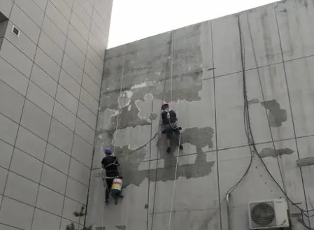 永兴楼顶漏水维修公司分享下永兴外墙防水的注意事项